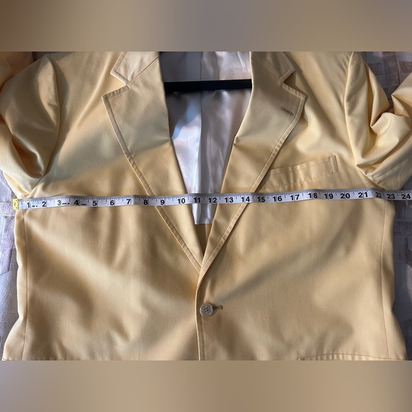 Mills touché (Tucson phoenix): 44L
Canary yellow jacket - Picture 7 of 10